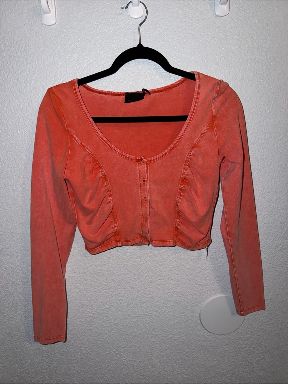 URBAN OUTFITTERS Cropped Long-Sleeve Button Front Top